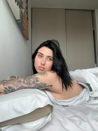 OnlyFans account  2aylen header 2