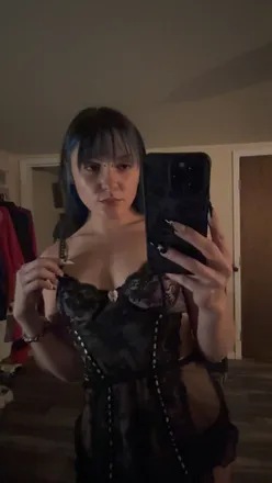 OnlyFans account  juleahxx header 2
