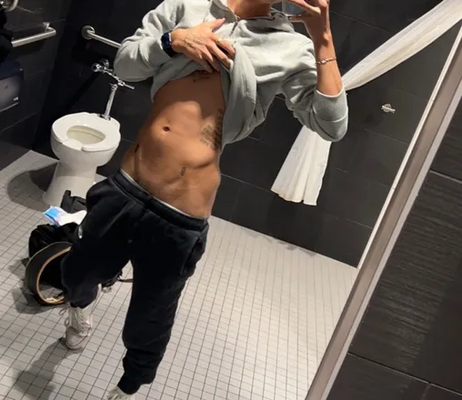 OnlyFans cuenta mascedtt header 2
