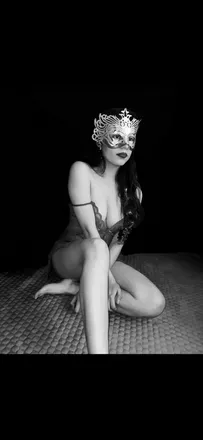 OnlyFans cuenta karenkocho header 2