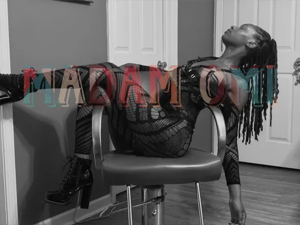 OnlyFans cuenta madamomi2u header 2