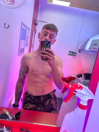 OnlyFans account  robby_lean avatar 1