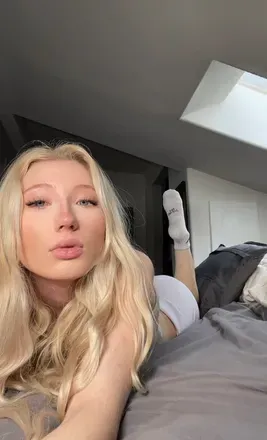 OnlyFans cuenta findomcorinna header 2