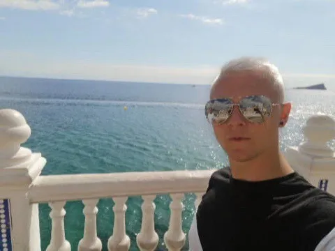 OnlyFans cuenta mreevee header 2