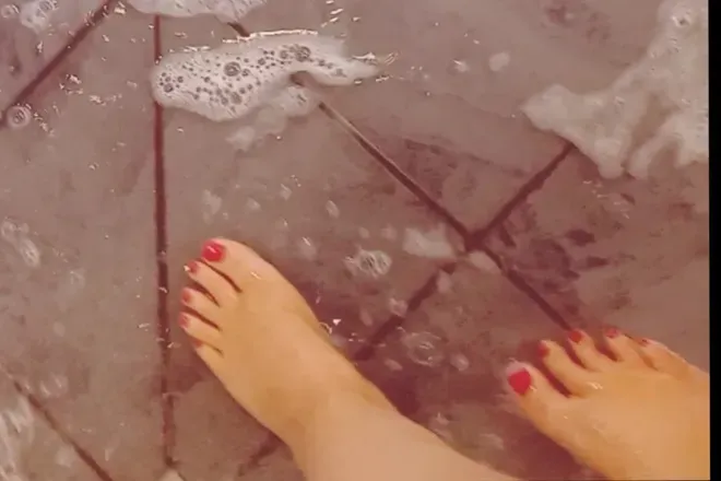 OnlyFans cuenta feetish0420 header 2