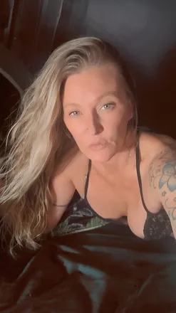 OnlyFans cuenta blueyez2512 header 2