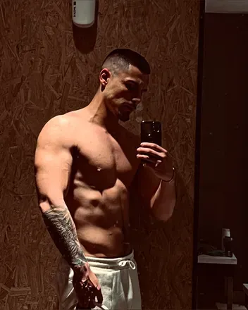 OnlyFans cuenta mikesantti avatar 1