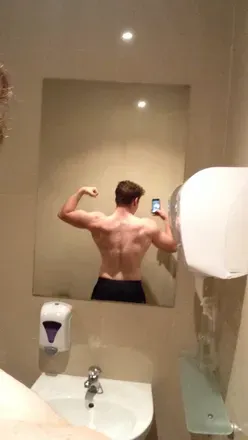 OnlyFans cuenta muscledaddy28 header 2