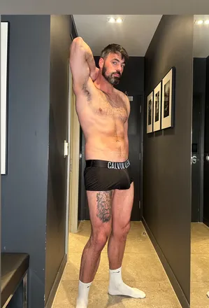 OnlyFans cuenta thetallbrit header 2