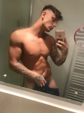 OnlyFans cuenta yourfavetattooedlad header 2