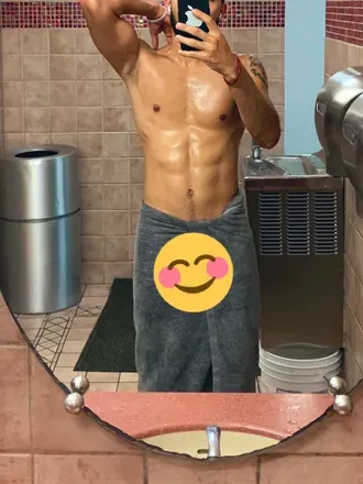 OnlyFans account  y.papii avatar 1