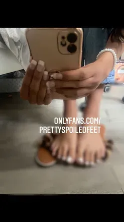OnlyFans cuenta prettyspoiledfeet avatar 1