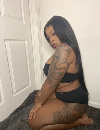 OnlyFans cuenta tatsandpeaches header 2