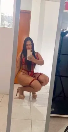 OnlyFans account  yanerivelez.oficial header 2