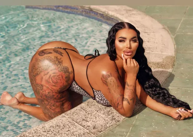 OnlyFans account  elliechloe header 2