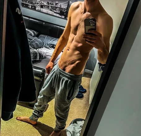 OnlyFans cuenta u216059018 header 2