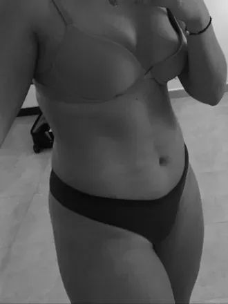 OnlyFans cuenta youngcouple1212 avatar 1