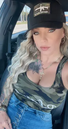 OnlyFans of queenmisfit87