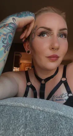 OnlyFans cuenta alexa_enby avatar 1