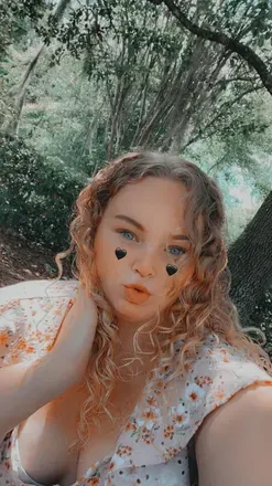 OnlyFans cuenta rosiebabe99 header 2