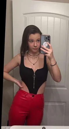 OnlyFans account  mommy-gray avatar 1