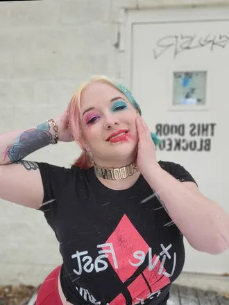 OnlyFans cuenta vickidoll header 2