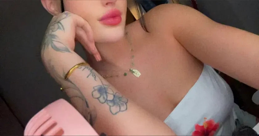 OnlyFans account  xoxohearteyes avatar 1