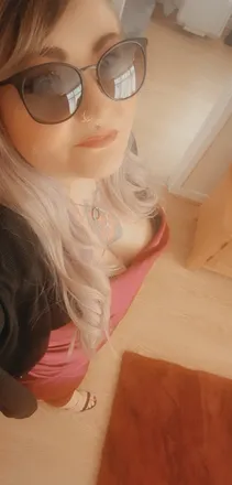 OnlyFans account  nellabeth header 2