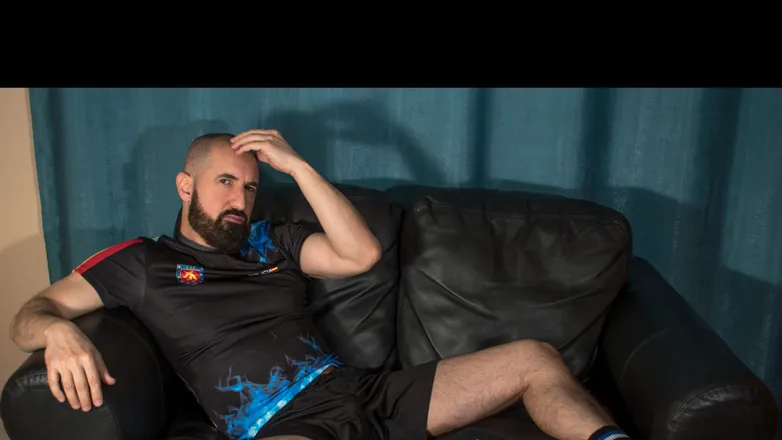 OnlyFans account  arti_llero header 2