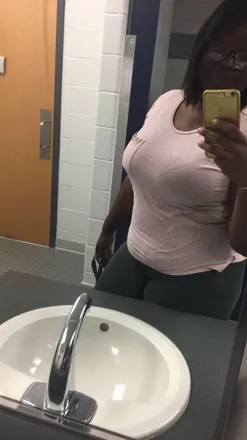 OnlyFans account  bethuhnee header 2