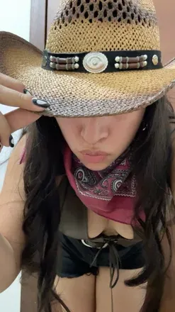 OnlyFans account  feverlips avatar 1