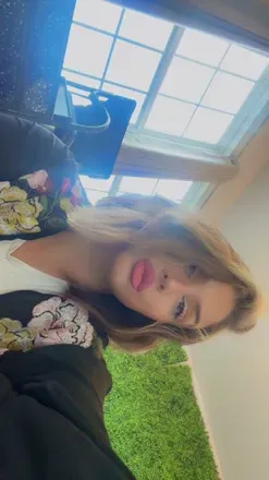 OnlyFans cuenta sabrinajamesonly header 2