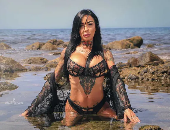 OnlyFans cuenta nereidamedina header 2