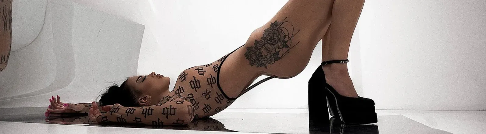 OnlyFans account  crossbella header 2