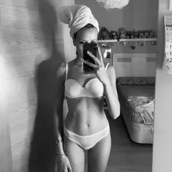 OnlyFans cuenta sxrxchi avatar 1