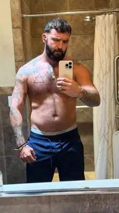 OnlyFans account  rickyricard0 avatar 1