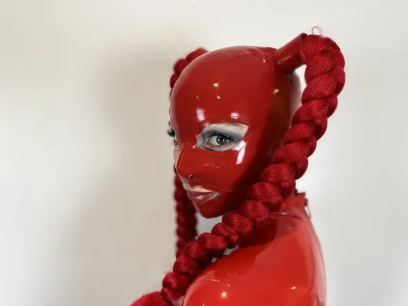 OnlyFans cuenta rubberlilou avatar 1