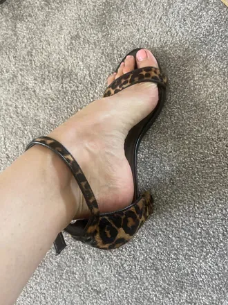 OnlyFans account  feetmoneyformyrange avatar 1