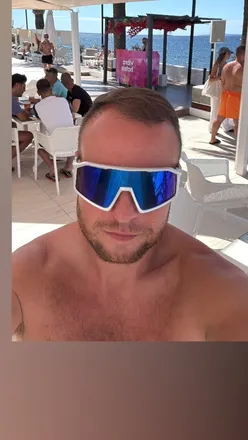 OnlyFans cuenta many_lowe header 2