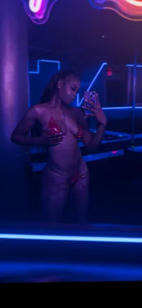 OnlyFans cuenta glamorous1 header 2