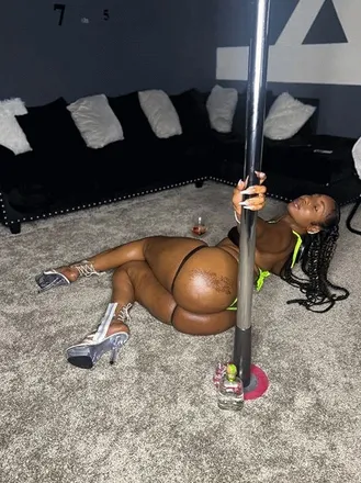 OnlyFans cuenta nubian_barbie header 2