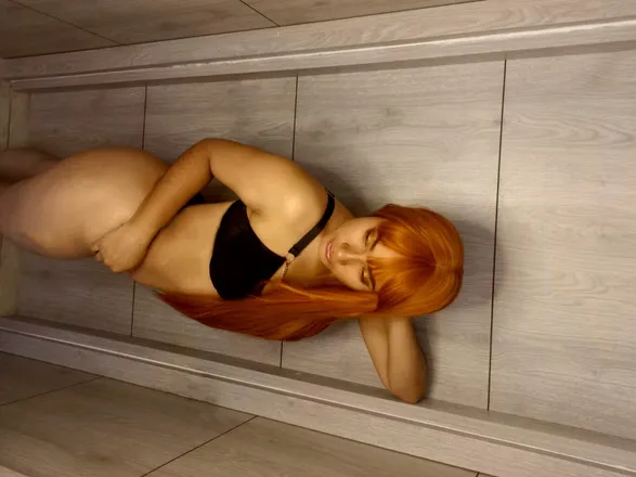 OnlyFans cuenta nikkirrose header 2