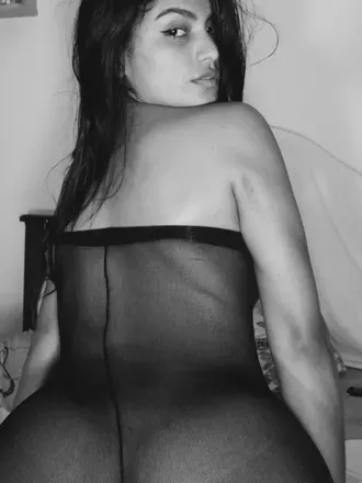 OnlyFans of karineburgos11