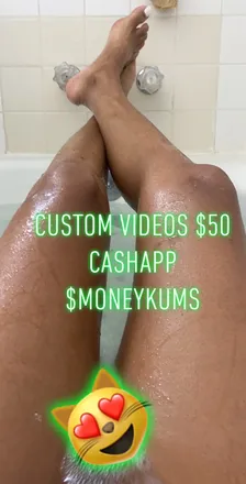 OnlyFans account  moneykums header 2