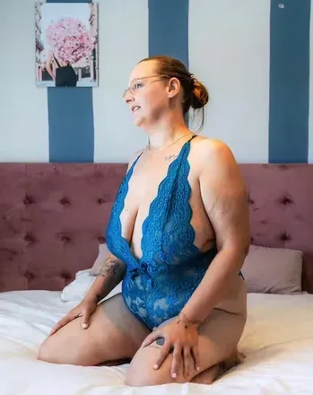 OnlyFans cuenta curioushotmom avatar 1