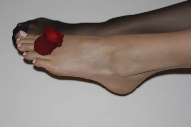 OnlyFans cuenta feetangelicas header 2