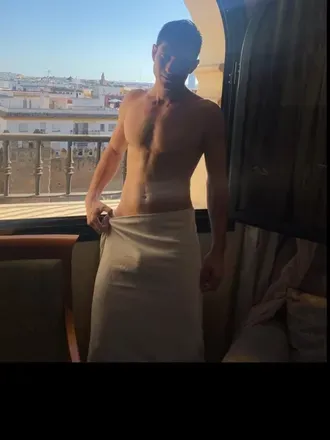 OnlyFans account  maxiandreoli header 2