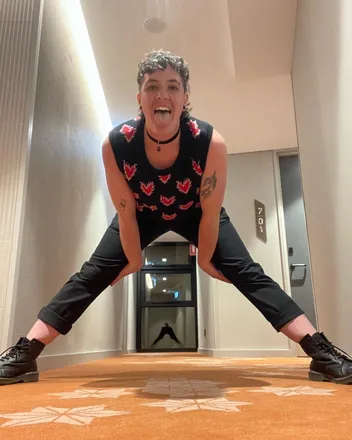OnlyFans cuenta littlehennyman0 header 2