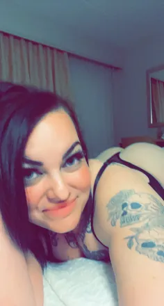 OnlyFans cuenta sittinmfcknpretty header 2