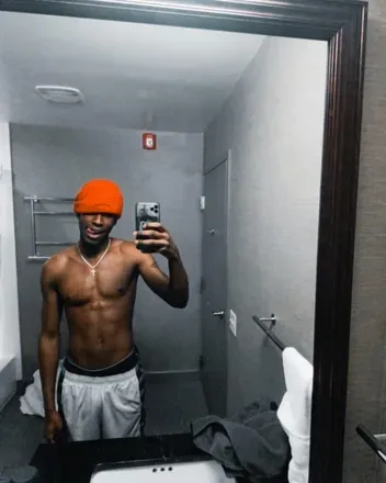 OnlyFans cuenta foreignslick header 2
